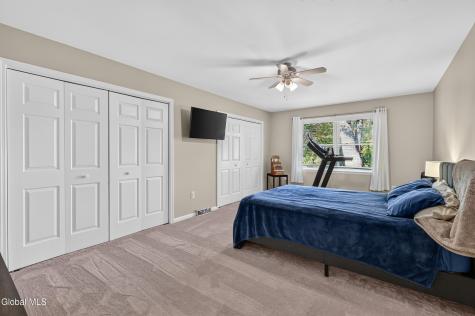 2 Hampshire Place Clifton Park NY 12065