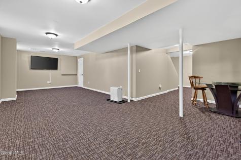 2 Hampshire Place Clifton Park NY 12065