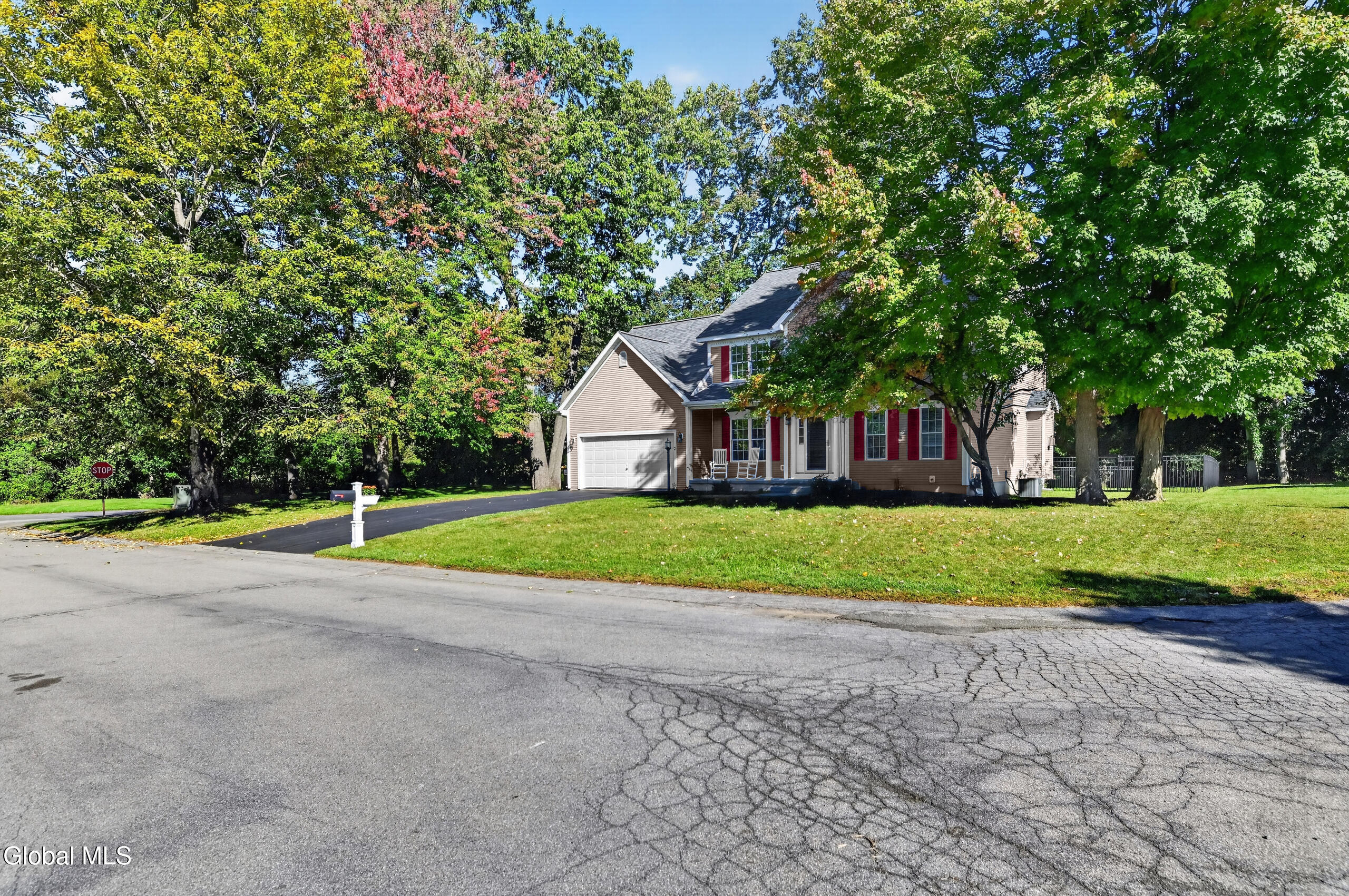 2 Hampshire Place Clifton Park NY 12065