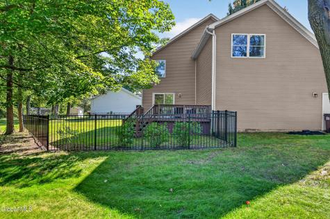 2 Hampshire Place Clifton Park NY 12065