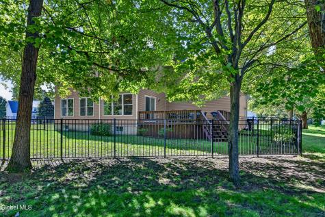 2 Hampshire Place Clifton Park NY 12065