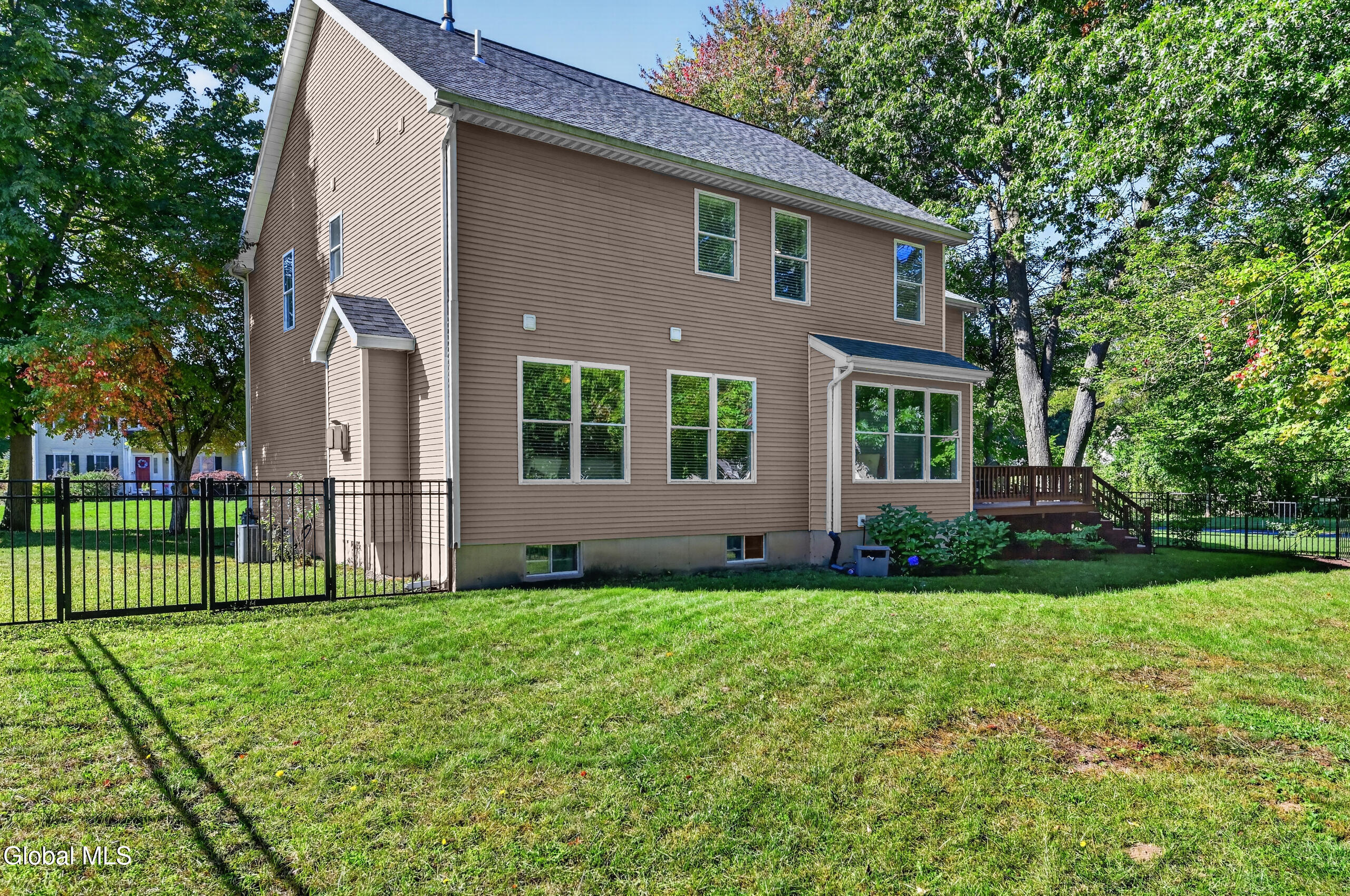 2 Hampshire Place Clifton Park NY 12065