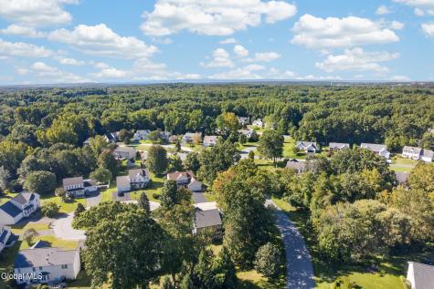 2 Hampshire Place Clifton Park NY 12065