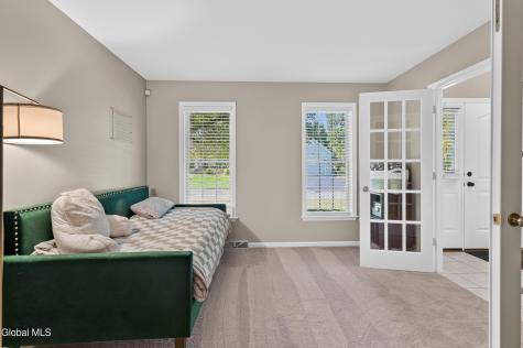 2 Hampshire Place Clifton Park NY 12065