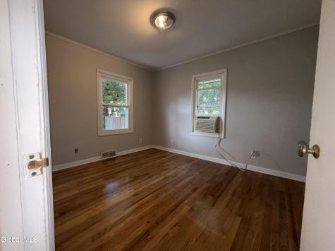 8 Oakland Drive Gloversville NY 12078