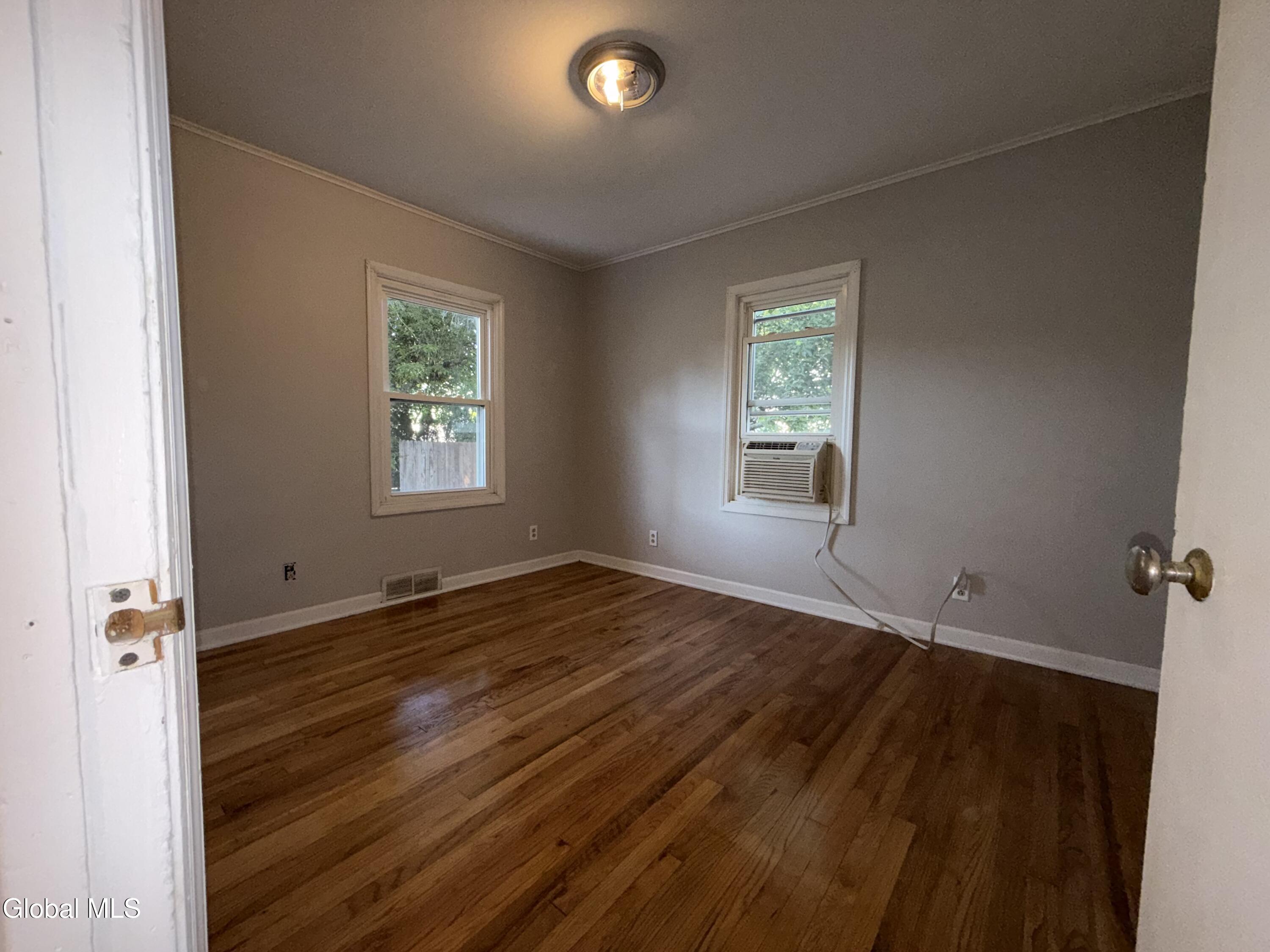 8 Oakland Drive Gloversville NY 12078