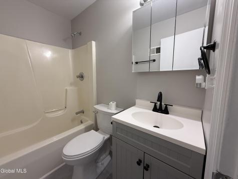 8 Oakland Drive Gloversville NY 12078