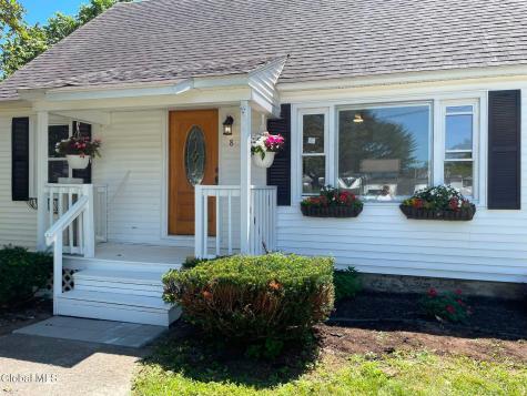 8 Oakland Drive Gloversville NY 12078