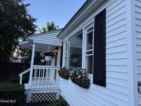 8 Oakland Drive Gloversville NY 12078