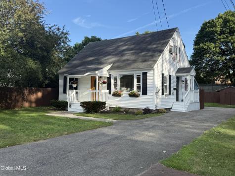 8 Oakland Drive Gloversville NY 12078
