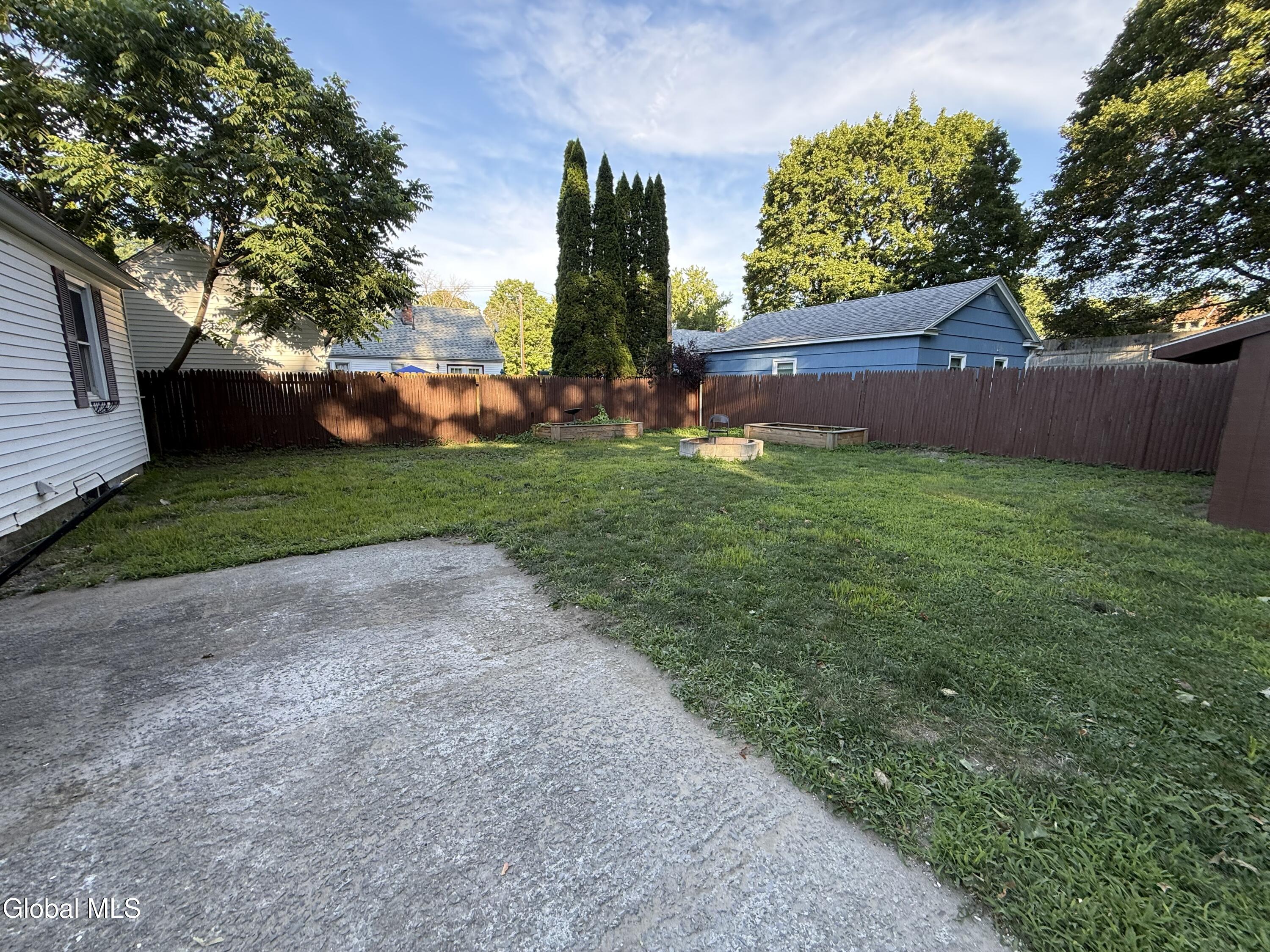 8 Oakland Drive Gloversville NY 12078