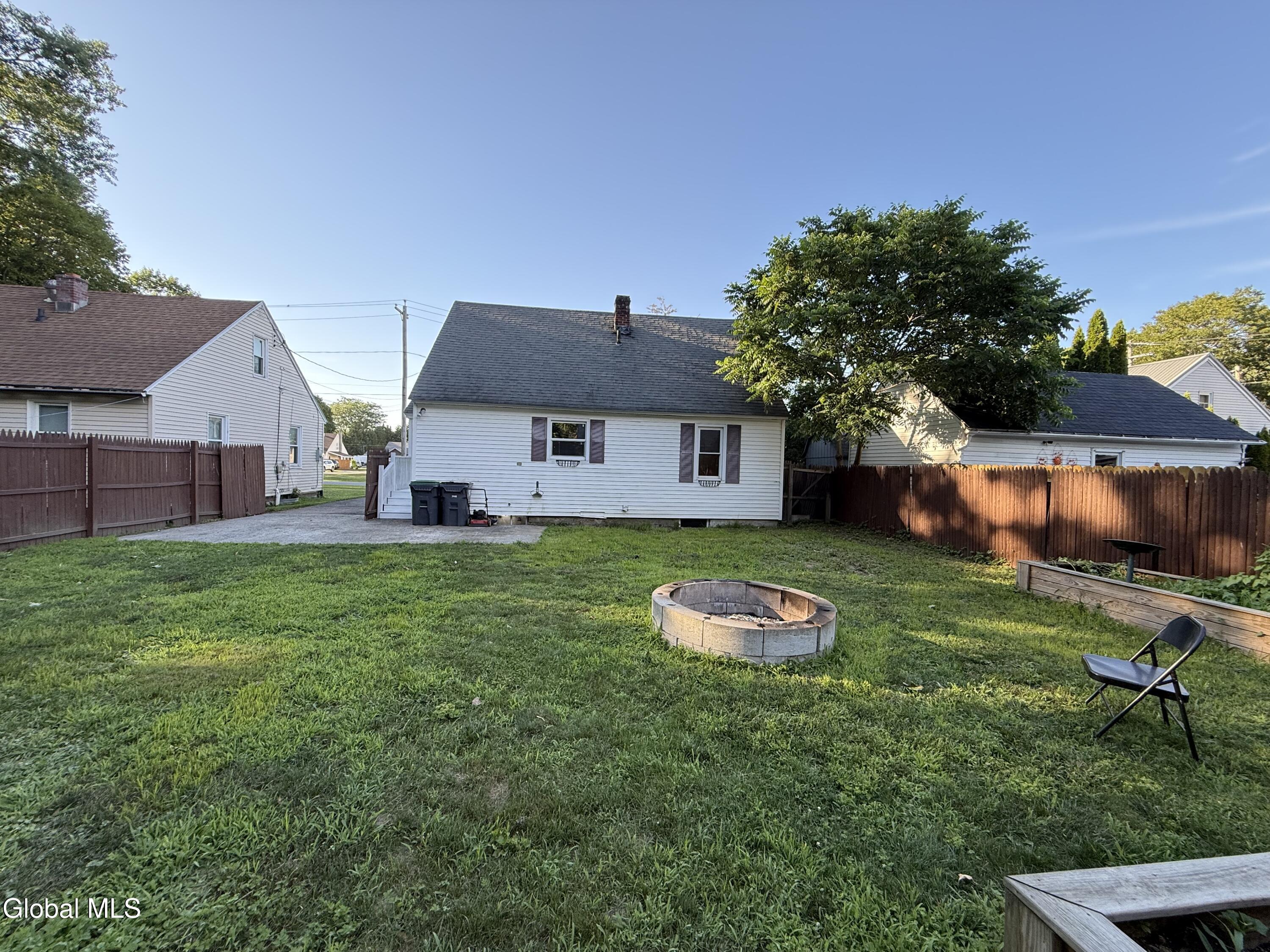 8 Oakland Drive Gloversville NY 12078
