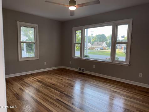 8 Oakland Drive Gloversville NY 12078