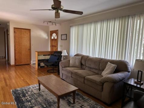 88 Woodlawn Drive Ravena NY 12143