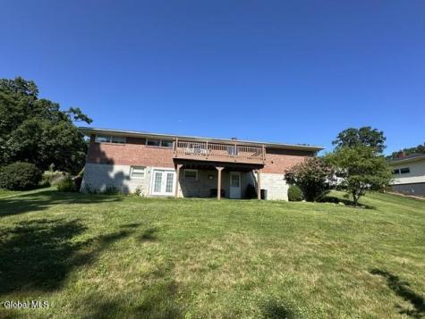 88 Woodlawn Drive Ravena NY 12143