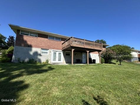 88 Woodlawn Drive Ravena NY 12143