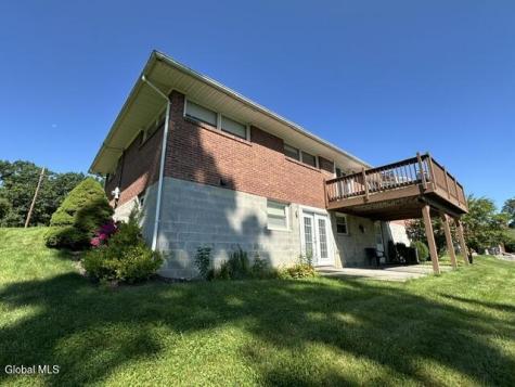 88 Woodlawn Drive Ravena NY 12143