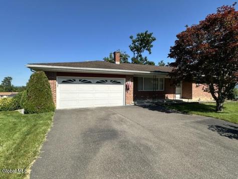 88 Woodlawn Drive Ravena NY 12143