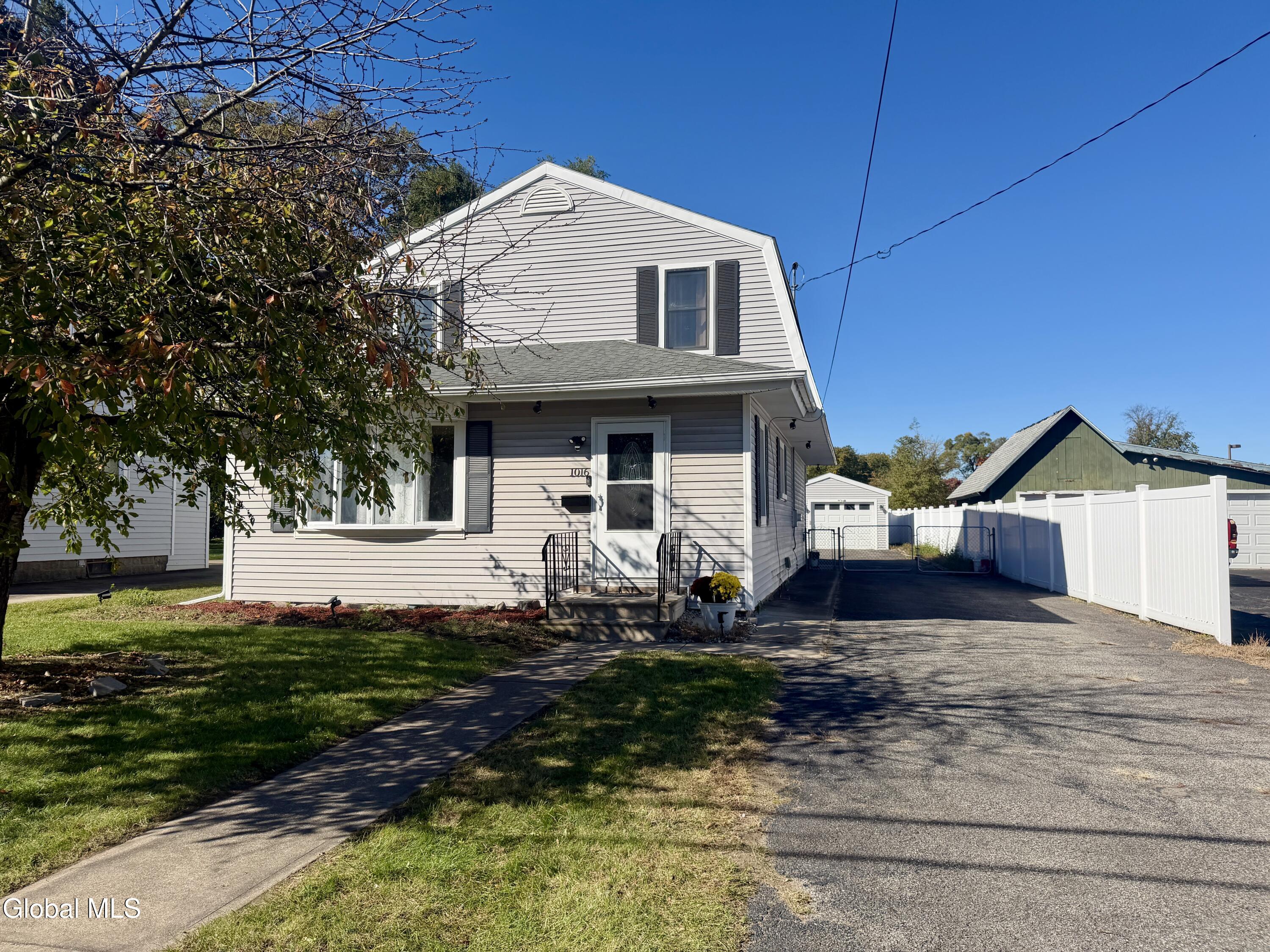 1016 Wallace Avenue Rotterdam NY 12306