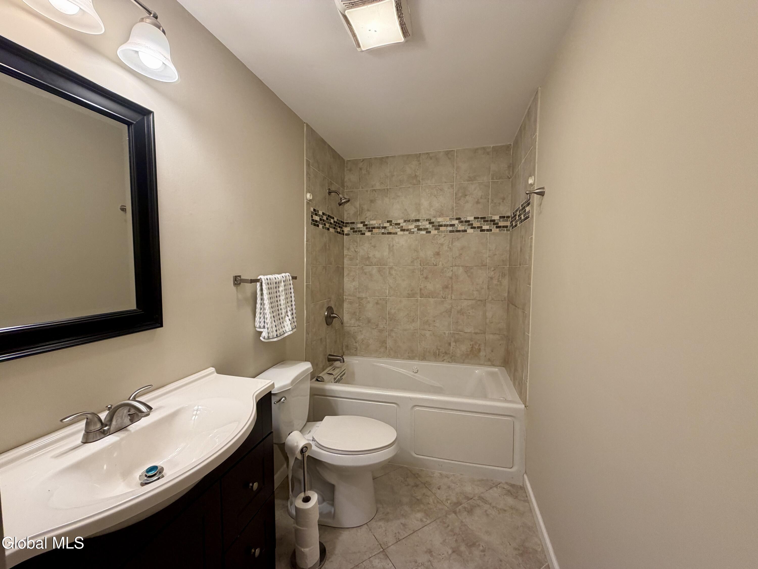1016 Wallace Avenue Rotterdam NY 12306