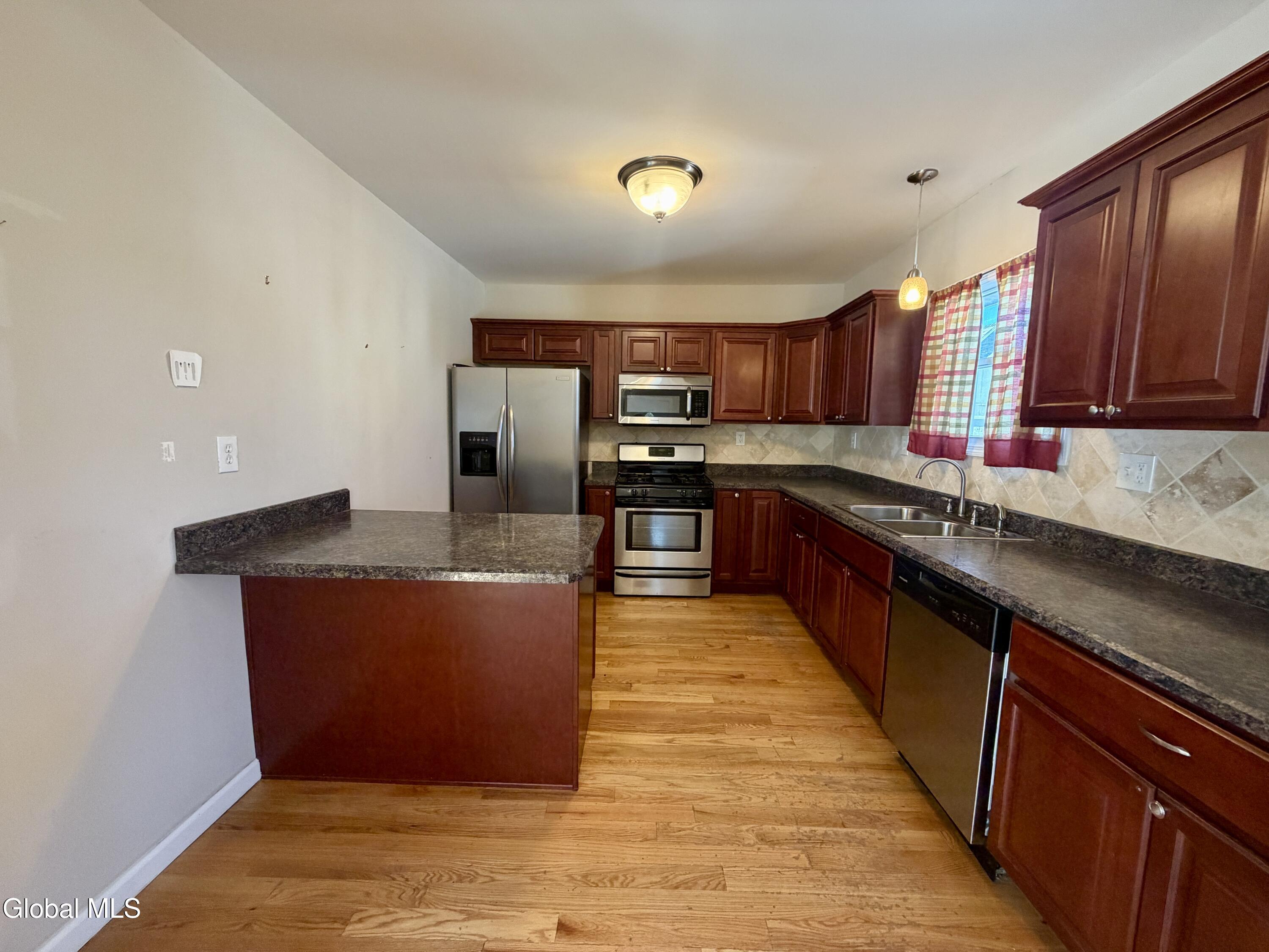 1016 Wallace Avenue Rotterdam NY 12306