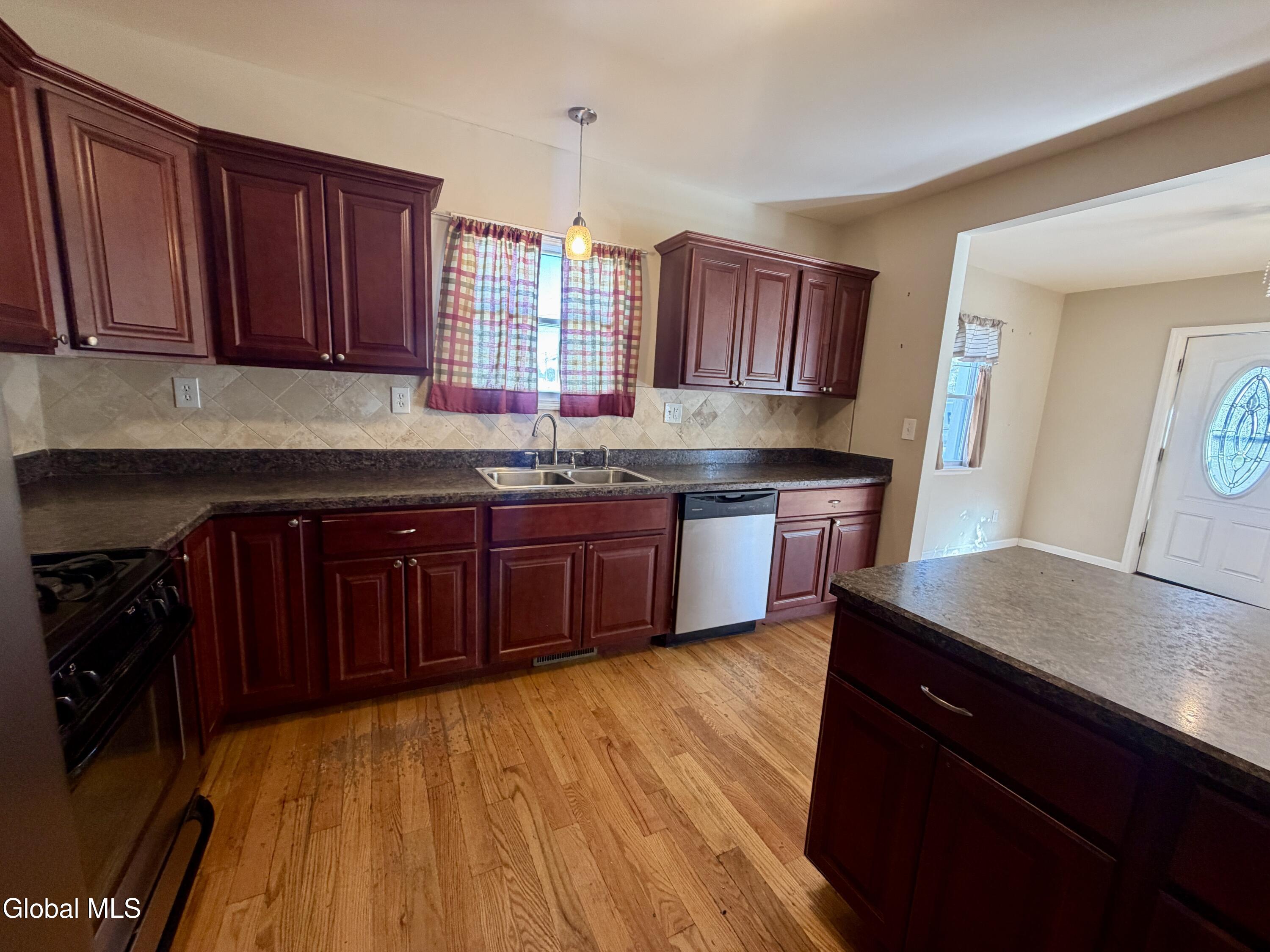 1016 Wallace Avenue Rotterdam NY 12306