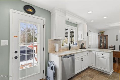 4 Dahlem Boulevard Colonie NY 12309