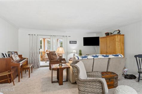 4 Dahlem Boulevard Colonie NY 12309