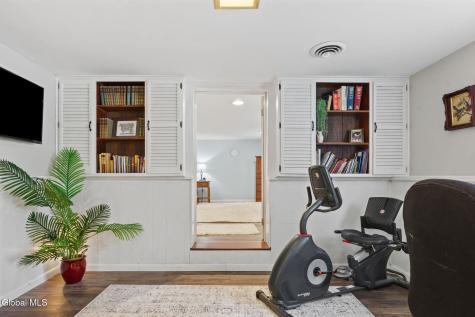 4 Dahlem Boulevard Colonie NY 12309