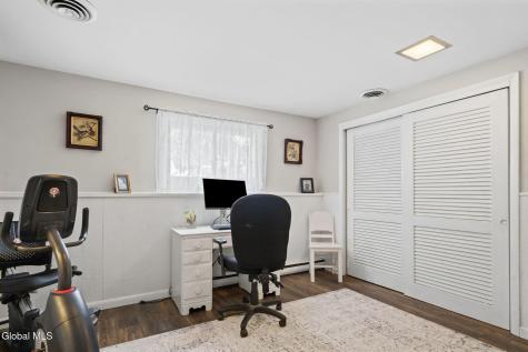 4 Dahlem Boulevard Colonie NY 12309