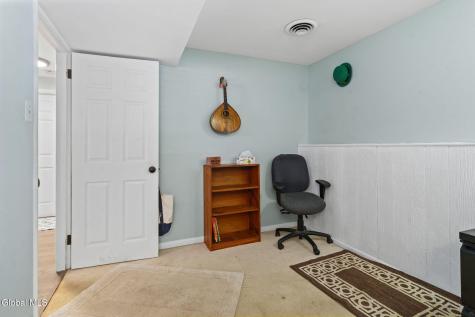 4 Dahlem Boulevard Colonie NY 12309