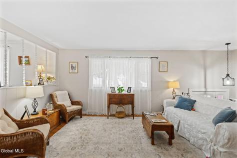 4 Dahlem Boulevard Colonie NY 12309