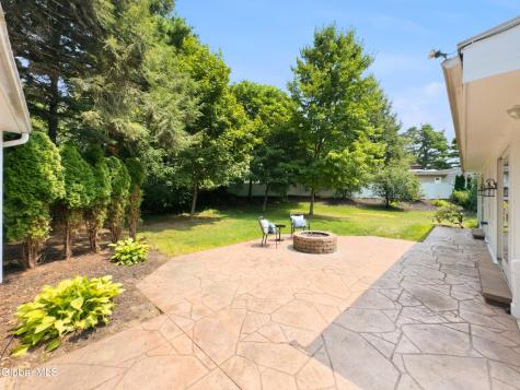 5 Beaver Pond Road Loudonville NY 12211