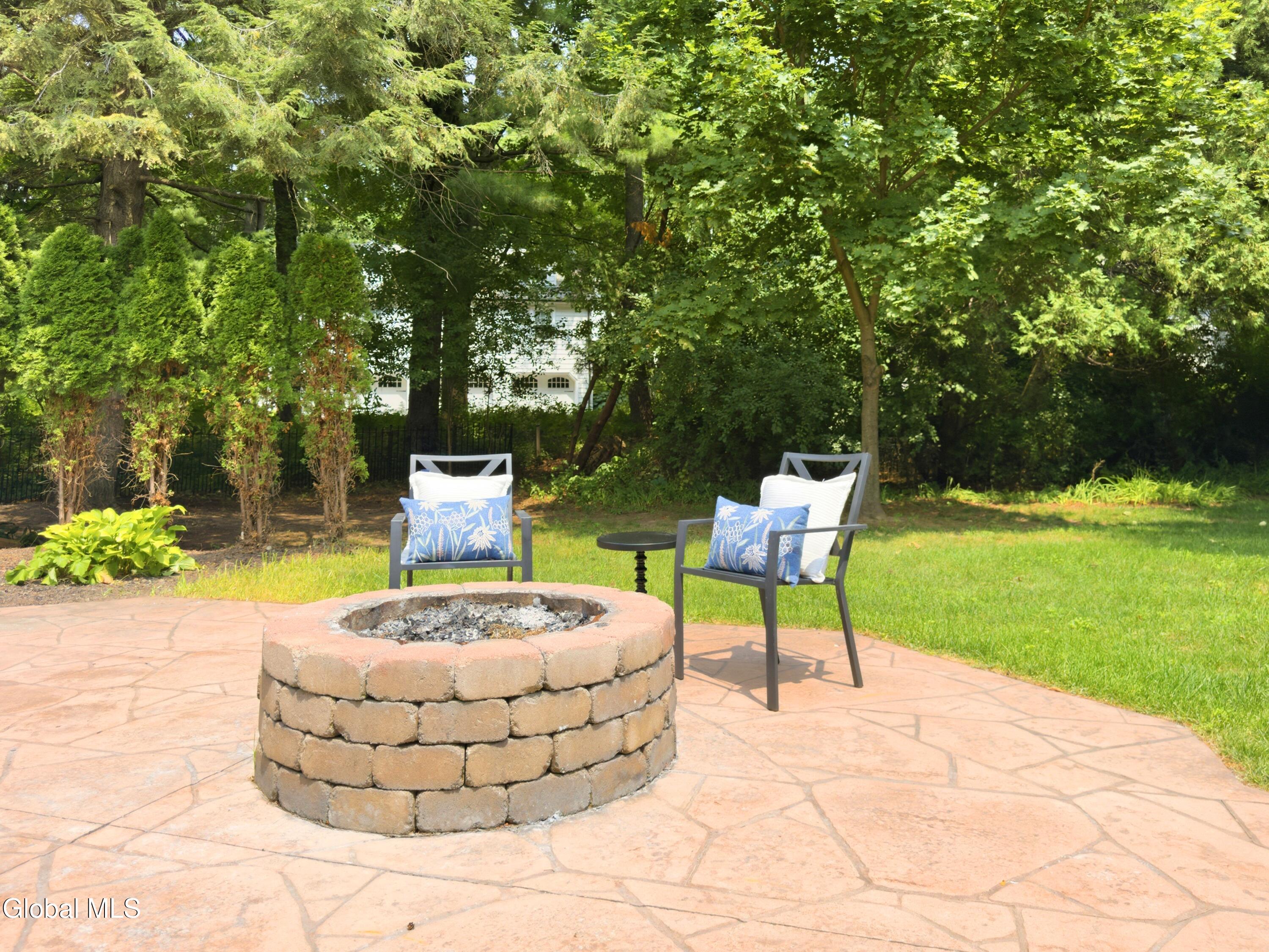 5 Beaver Pond Road Loudonville NY 12211