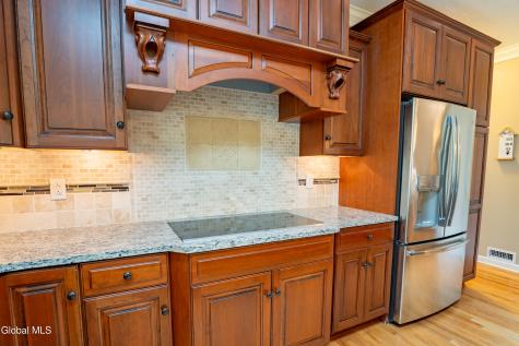 6214 Johnston Road Albany NY 12203