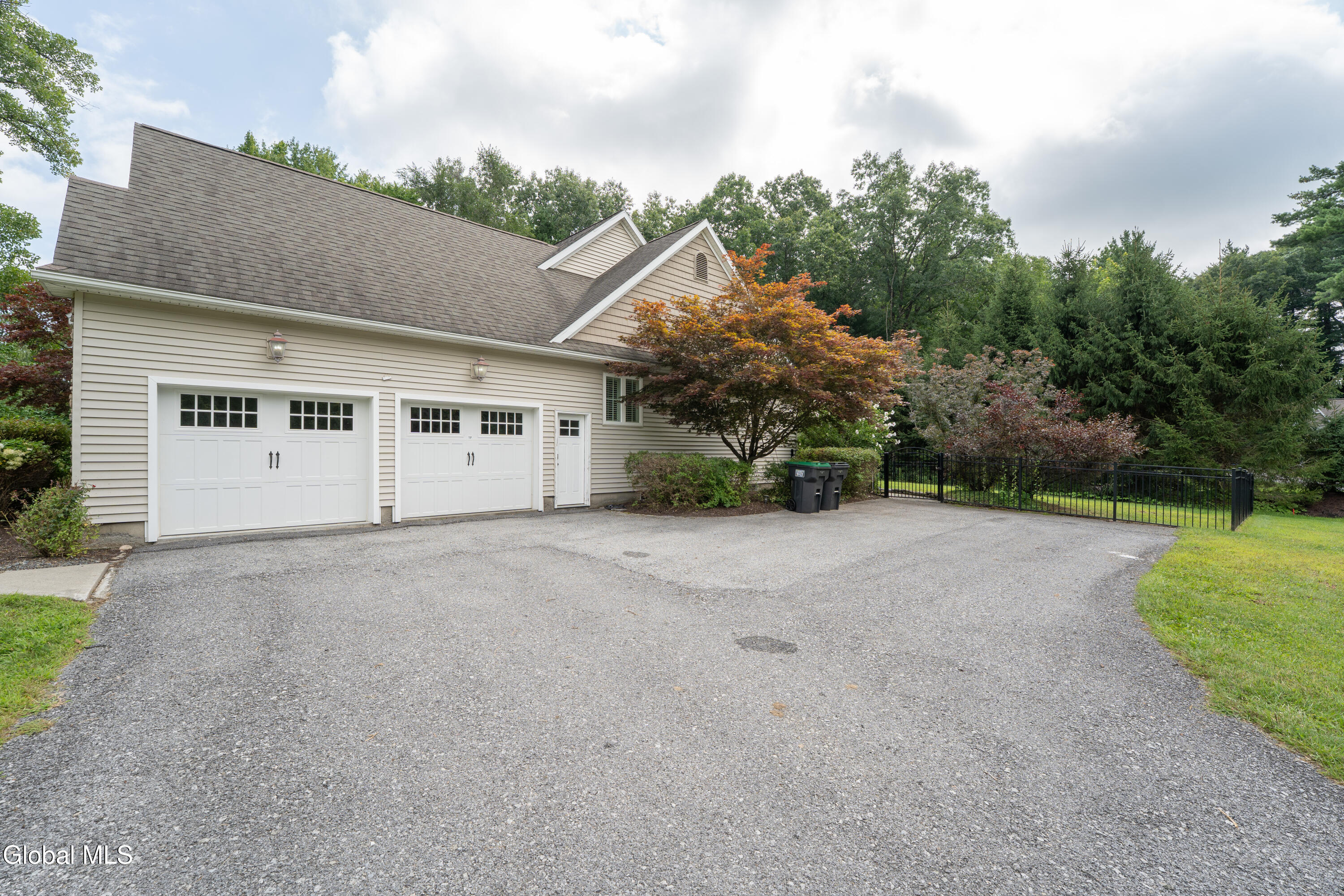 6214 Johnston Road Albany NY 12203