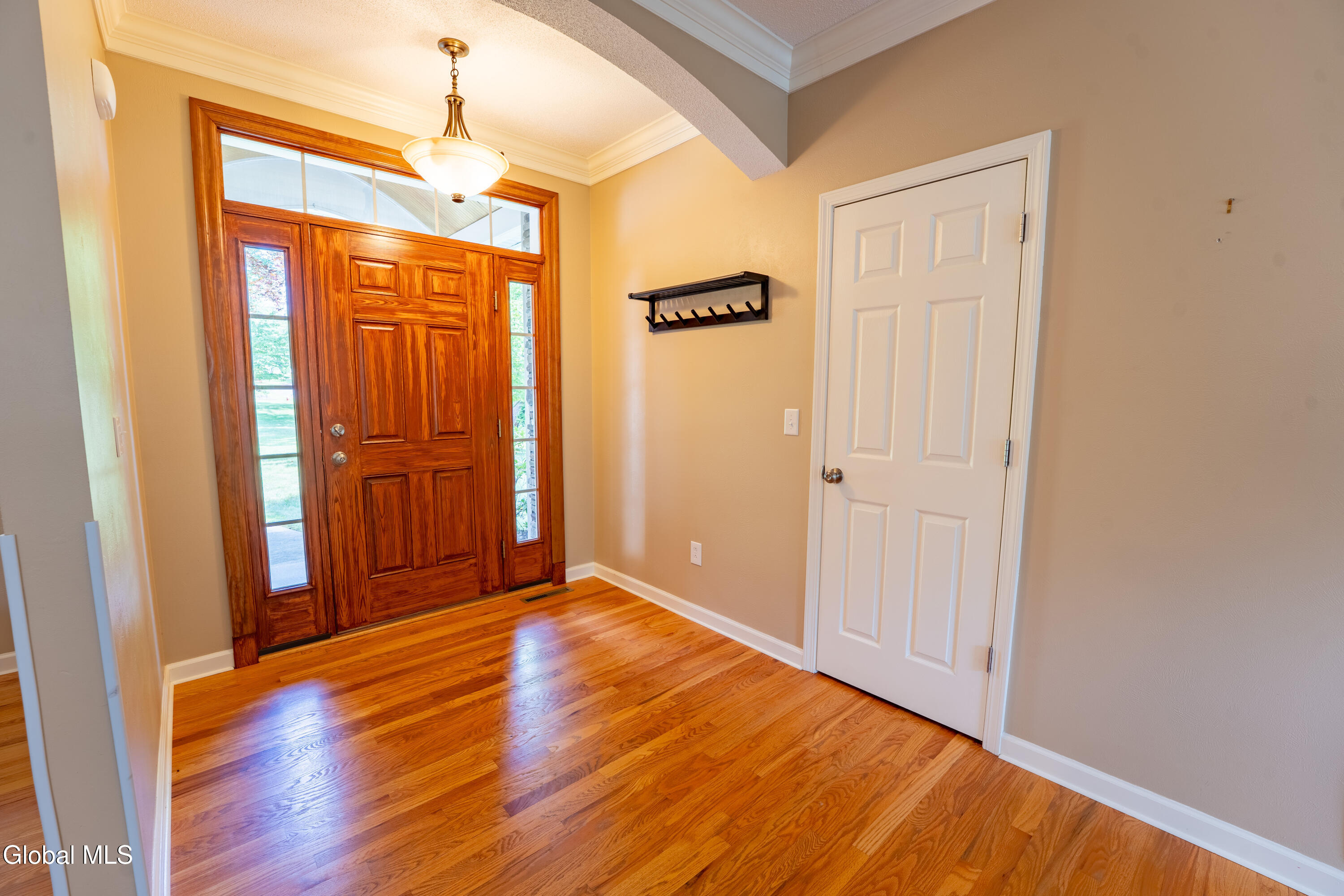 6214 Johnston Road Albany NY 12203