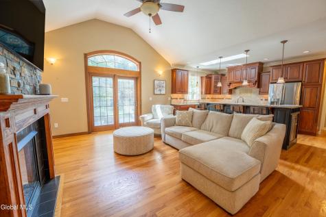 6214 Johnston Road Albany NY 12203