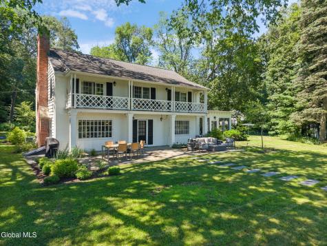 12 Fiddlers Lane Newtonville NY 12110