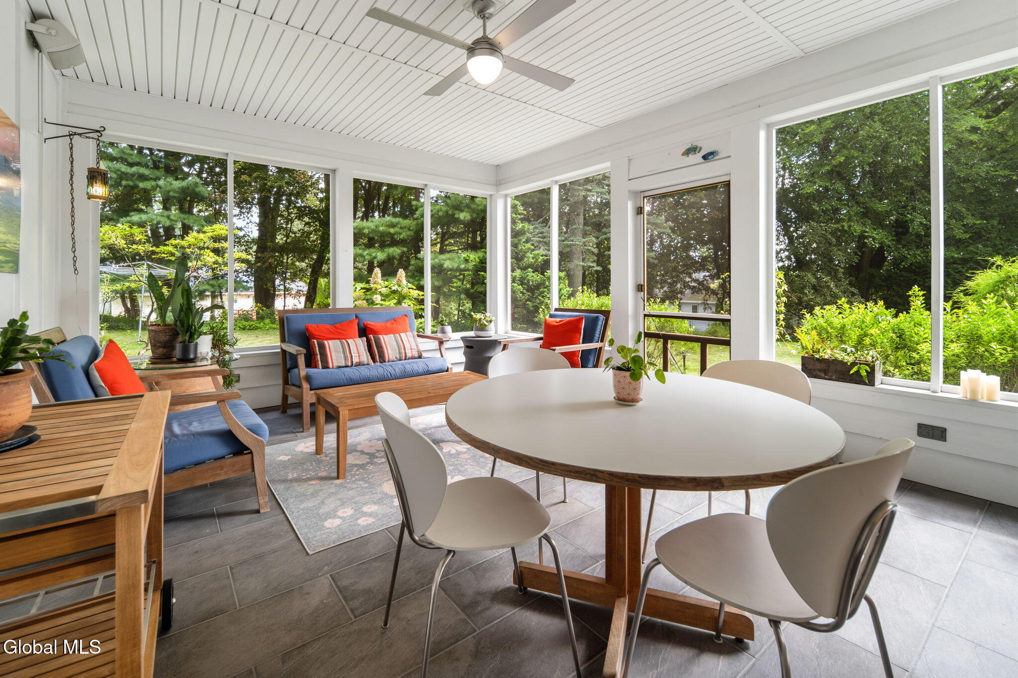 12 Fiddlers Lane Newtonville NY 12110