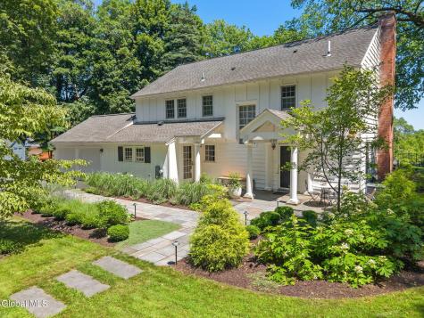 12 Fiddlers Lane Newtonville NY 12110