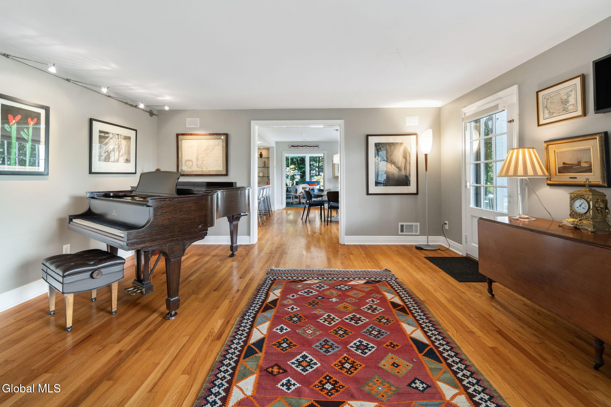 12 Fiddlers Lane Newtonville NY 12110
