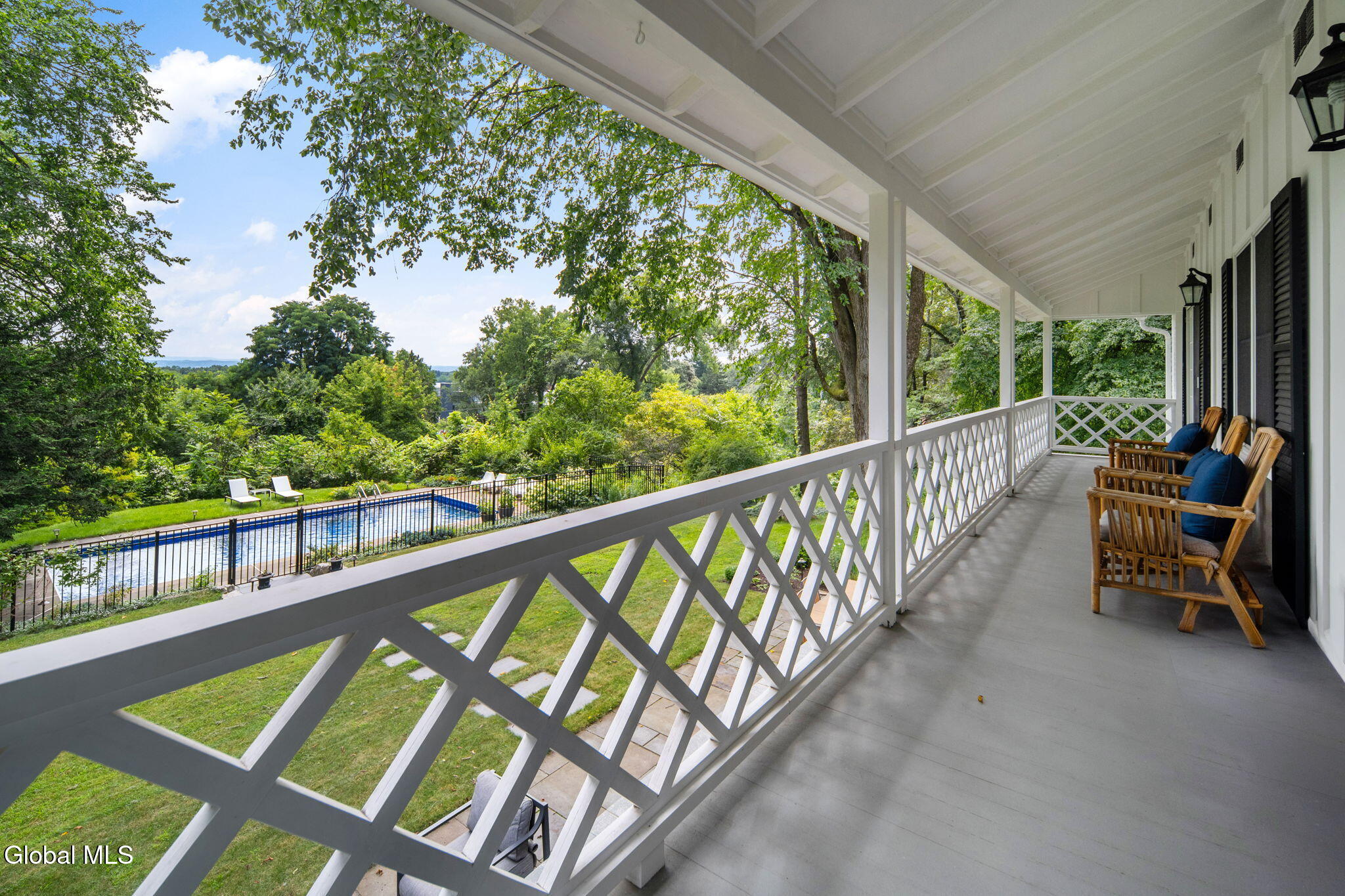 12 Fiddlers Lane Newtonville NY 12110
