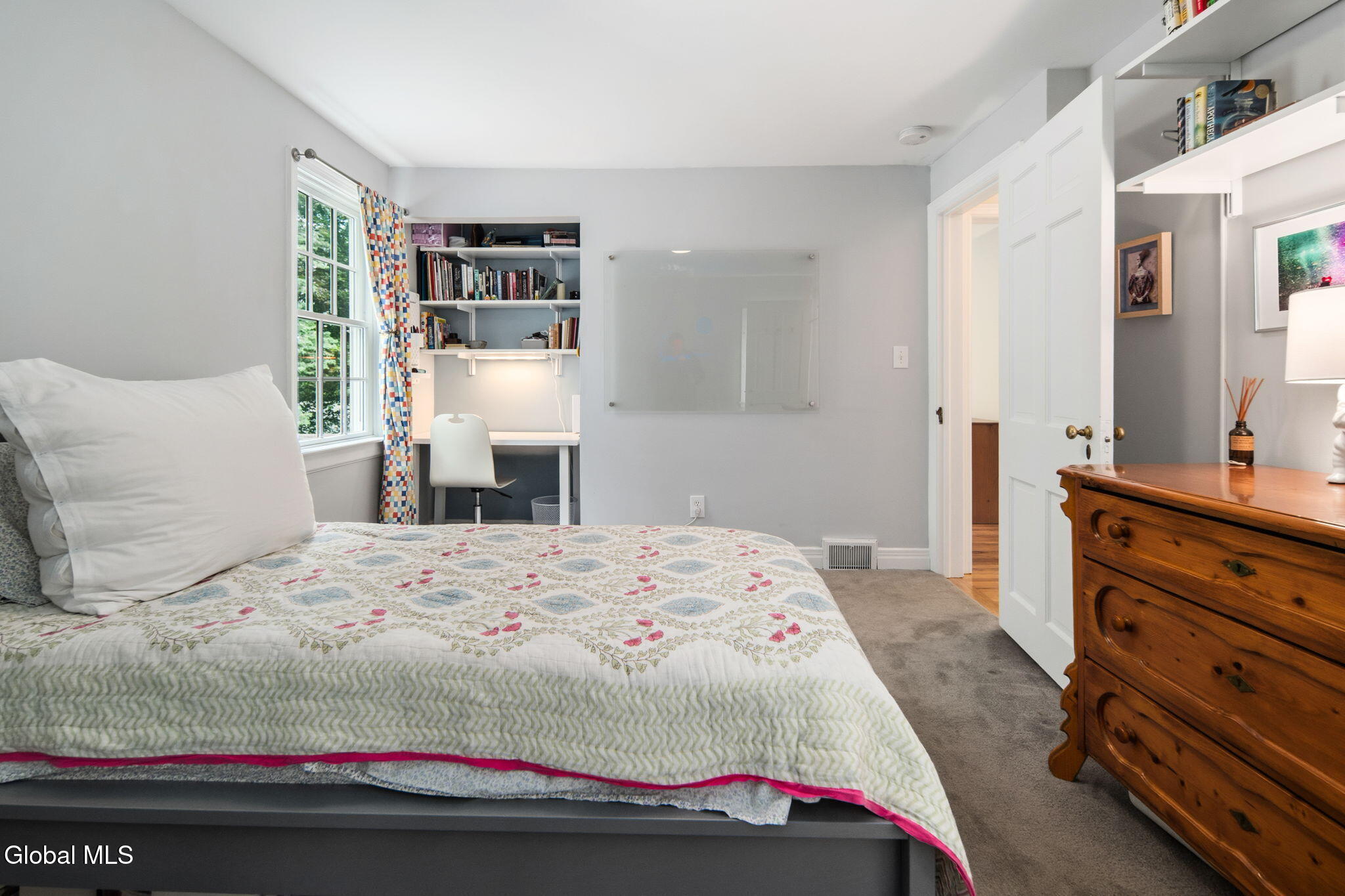 12 Fiddlers Lane Newtonville NY 12110