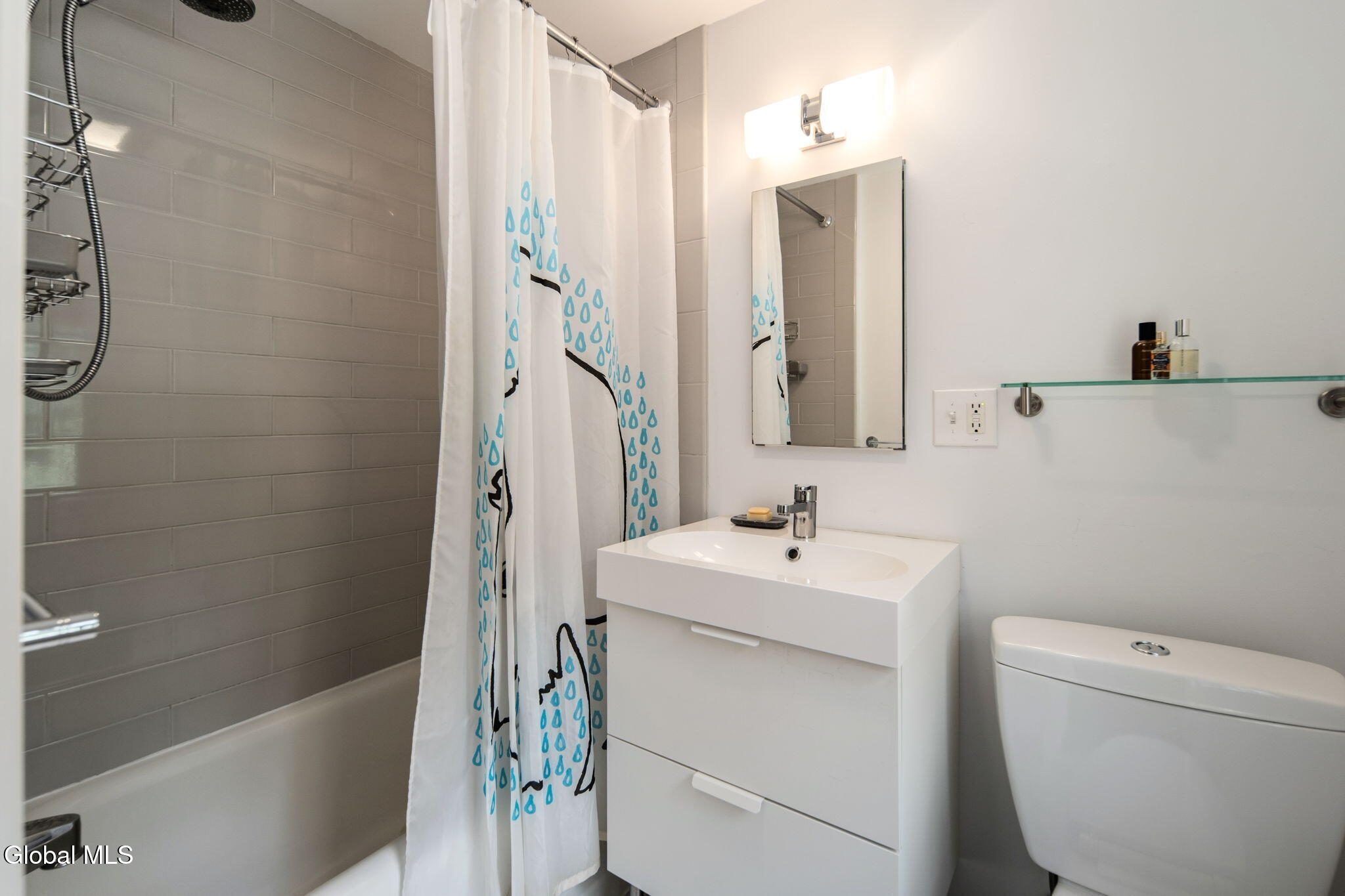 12 Fiddlers Lane Newtonville NY 12110