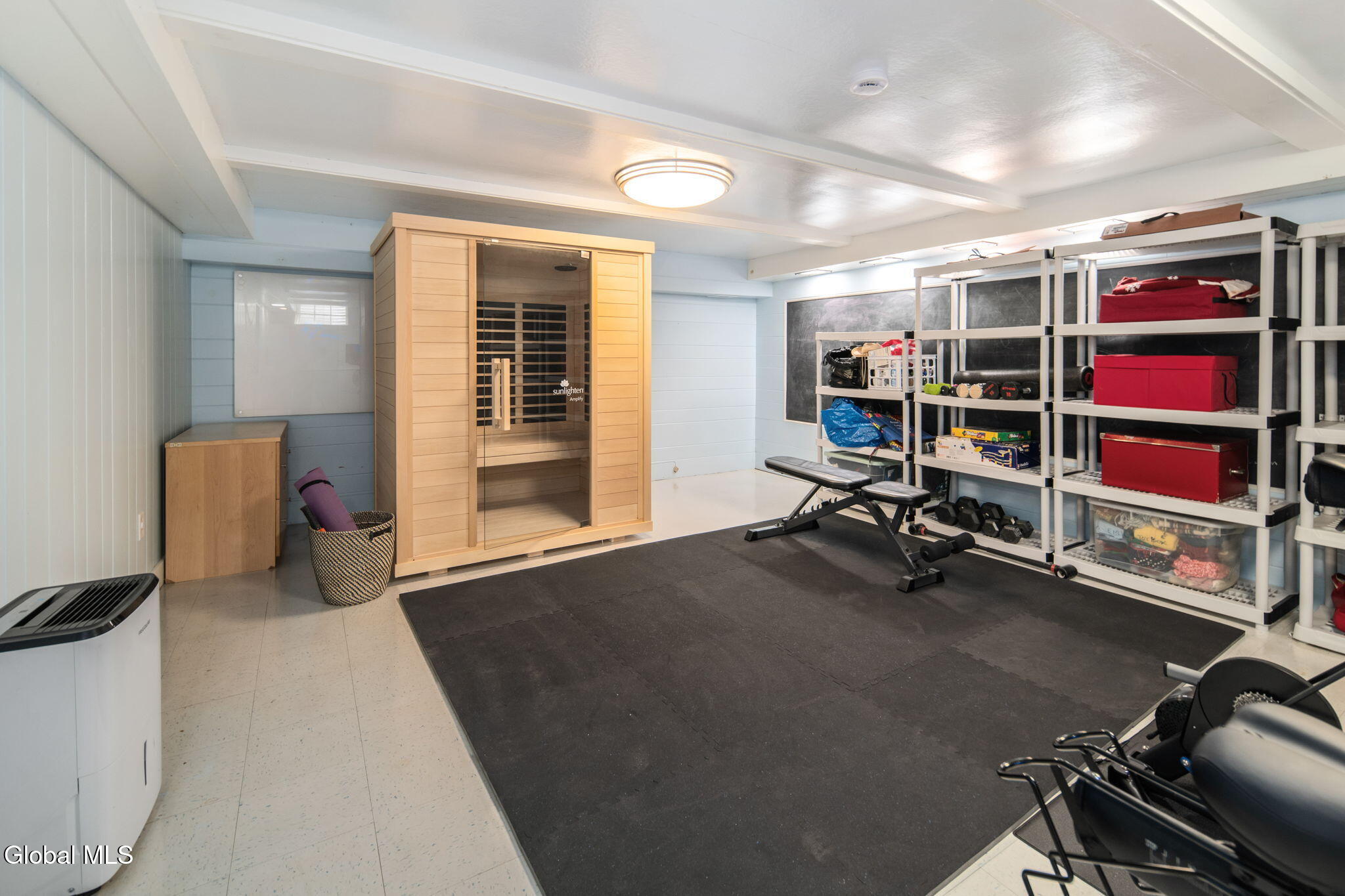 12 Fiddlers Lane Newtonville NY 12110