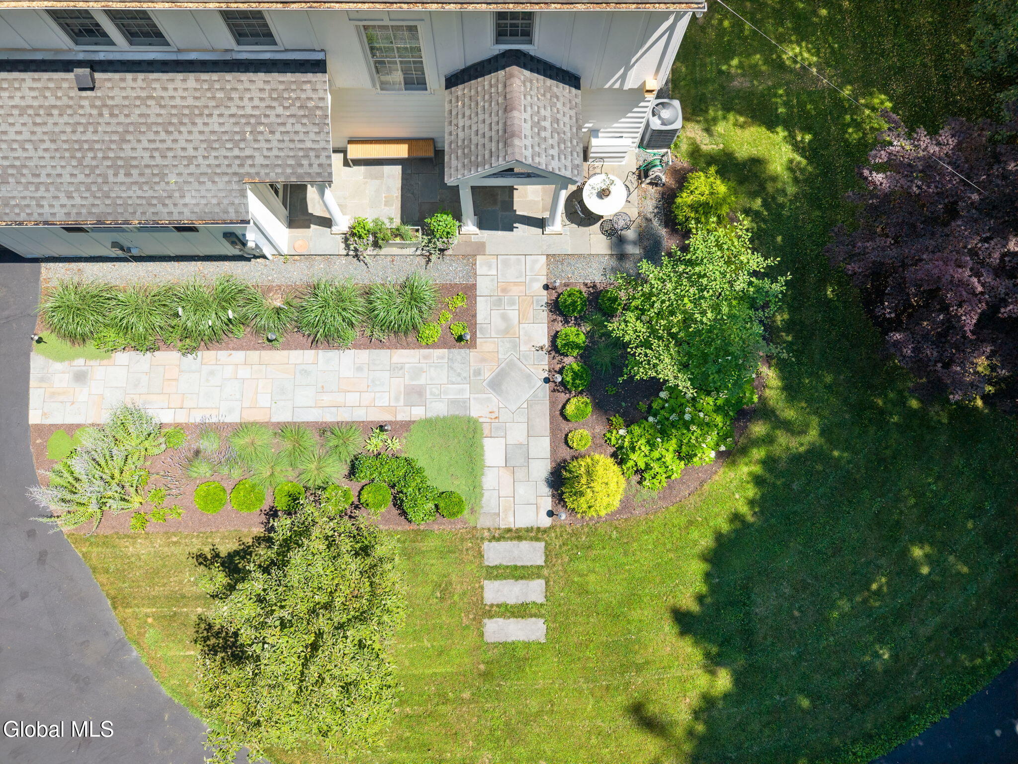 12 Fiddlers Lane Newtonville NY 12110