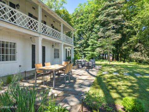 12 Fiddlers Lane Newtonville NY 12110