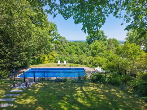 12 Fiddlers Lane Newtonville NY 12110