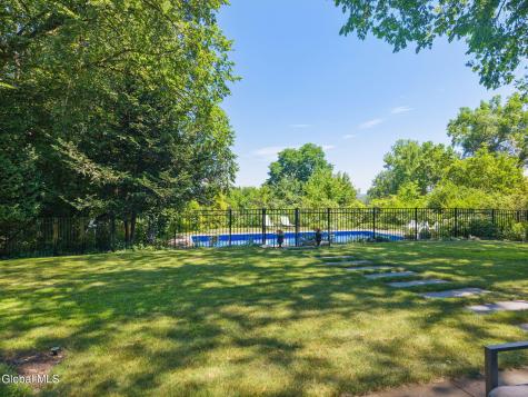 12 Fiddlers Lane Newtonville NY 12110
